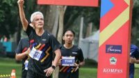 Ganjar Pranowo Capai Garis Finish Pertama Borobudur Marathon