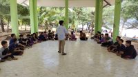 SMP Integral Lukman Al-Hakim Gelar Outdoor Activity di Pantai Slopeng