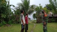 Babinsa Himbau Nelayan Batu Ralang Waspada Cuaca Ekstrim Sebelum Melaut