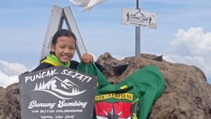 Fairuz, Pendaki Cilik Asal Cilegon Taklukkan Gunung Sumbing Dalam Waktu 10 Jam