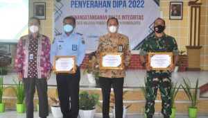 Korem 071/Wijayakusuma Terima Penghargaan Satker Terbaik Penyerapan Anggaran Tahun 2021