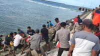 Tak Kenal Lelah, Brimob Bone Terus Bantu Korban Gempa di Selayar