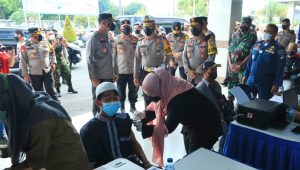 Tiga Pejabat Polri Pastikan Penerapan Prokes di Tempat Publik Surabaya Berjalan Baik
