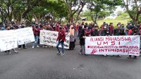 Buntut ‘Nilai Diselesaikan di Warkop’, Seratusan Mahasiswa UMSi Demo di DPRD Sinjai