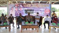 Sambil Tinjau Vaksinasi, Kapolres Sinjai Zoom Meeting Dengan Kapolri di Bikeru