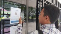 Aplikasi PeduliLindungi Dipasang di DPRD Sinjai