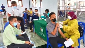 490 Santri Ponpes Gontor 6 Sawangan Disuntik Vaksin Dosis 2