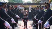 Lepas Sambut Kapolres Magelang Kota Diwarnai Tradisi Pedang Pora