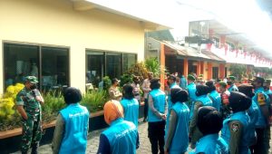 Kasdim 0705/Magelang Beri Motivasi Petugas Pos Pengamanan Isoter