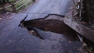 Hujan Deras, Jembatan Hubungkan Tiga Desa di Massaile Sinjai Terputus