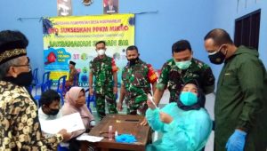Bersama RST Dr. Soedjono, Koramil 03/Bandongan Suntik Vaksin Warga
