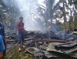 Kebakaran, Rumah Warga Desa Aska Sinjai Selatan Ludes
