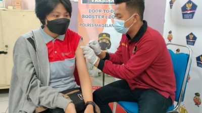 Vaksinasi Merdeka Polres Magelang Kota Suntikkan Vaksin Booster Kepada 400 Karyawan Pabrik