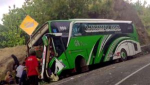 Kecelakaan Tunggal Bus Pariwisata di Bantul, 13 Penumpang Meninggal