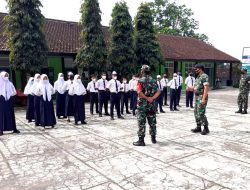 Koramil Secang Bekali Materi Latihan Dasar Kepemimpinan Bagi Calon Pengurus OSIS