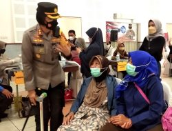 Kapolres Magelang Kota Tinjau Vaksinasi Door to Door di Gedung Tri Bhakti