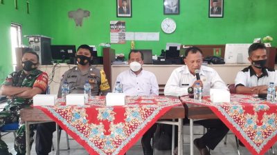 Para Ketua RT dan RW Desa Sukosari Mendapatkan Bantuan Insentif