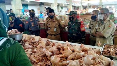 Pastikan Harga dan Stok Sembako Aman, Forkopincam Bandongan Sidak ke Pasar