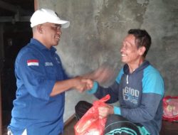Kepedulian Jelang Idul Fitri, Pengusaha Asal Kajuara H. Muslimin Berbagi Paket Sembako