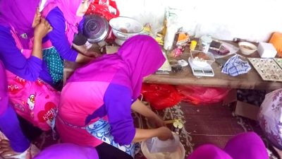 Anggota KWT Mekarsari Gondangrejo Dilatih Olah Pangan Lokal