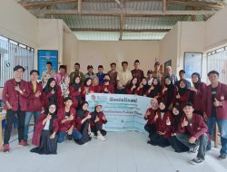 Mahasiswa Agroteknologi UMSi Sosialisasikan Pembuatan Pakan Tikus di Desa Massaile