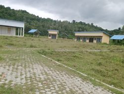 Gedung Parawisata Yang Begitu Besar dan Mega Namun Tidak Berfungsi dan diselimuti Semak Belukar