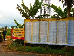 Warga Desa Seloboro Pasang Petisi Tolak Perpanjangan Izin Pemasangan Tower