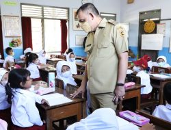 Hari Pertama Masuk Sekolah, Bupati Purworejo Sidak ke Sejumlah Sekolah
