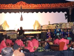 Pertunjukan Wayang Kulit Akhiri Rangkaian Peringatan HUT Bhayangkara Ke-76