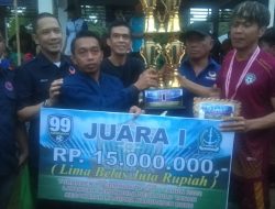 Turnamen 99 Community: Taklukkan Paddengngeng, Pemdes Abbumpungeng Rebut Juara I