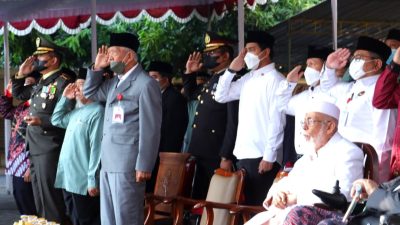 Abu Bakar Ba’asyir Beserta 600 Santri Ikuti Upacara HUT Ke-77 Kemerdekaan RI