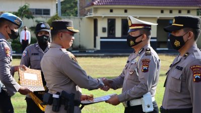 Sepuluh Anggota Berprestasi Terima Penghargaan Kapolres Magelang