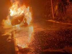 Mobil Terbakar di Sinjai Utara Diduga Muat BBM, Tiga Mobil Damkar Diturunkan