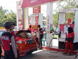 Harga BBM Naik, Polres Soppeng Terjunkan Personel ke SPBU
