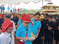 Bupati ASA Dampingi Kemenparekraf RI Cicipi Kuliner Lokal Desa Barania Sinjai