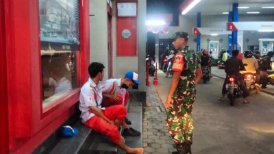 Petugas Piket Koramil 03/Bandongan Patroli dan Pantau Antrean BBM di SPBU