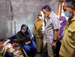 Bupati Purworejo Kunjungi Warga Kurang Mampu di Kecamatan Bayan