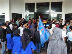 PB Hipermata Kepung Kantor Bupati Takalar, Tuntut Pengerjaan Asrama Mahasiswa di Makassar