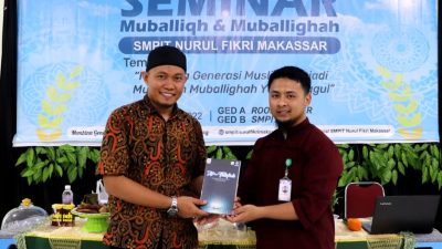 Ratusan Siswa SMPIT Makassar Ikuti Seminar Muballigh dan Muballighah