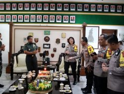 Puluhan Personel Polri Datangi Mako Kesatuan TNI di Kota Magelang
