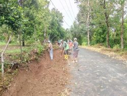 Kompak, Warga Dusun Korong Desa Samaturue Sinjai Rutinkan Gotong Royong Perbaiki Jalan