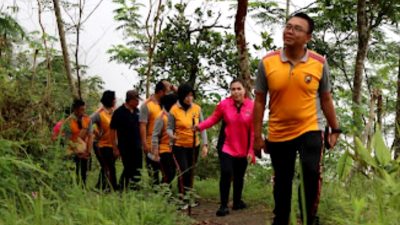 Bersama Bhayangkari dan Dinas Pariwisata, Polres Magelang Laksanakan Hash dan Baksos
