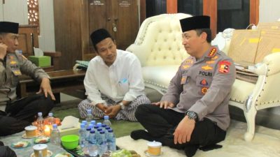 Kunjungi Gus Baha, Kapolri Sebut Sinergitas Ulama dan Polri Tak Terpisahkan