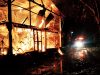 Polsek Ngluwar Bantu Padamkan Kebakaran Kandang Ayam di Bligo