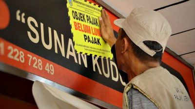Tingkatkan Kesadaran Taat Pajak, BPPKAD Kudus Tertibkan Reklame Tak Berizin
