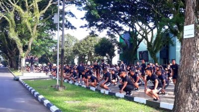Demi Tubuh Sehat, Organik Militer dan PNS Akmil Olahraga Bersama