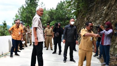 Cek Jalan Lokidang-Banjarnegara, Ganjar: Penyedia Jasa Jangan “Ngakali”