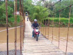 Jembatan Gantung Penghubung Desa Rejosari Dengan Kota Magelang Mendesak Diperbaiki