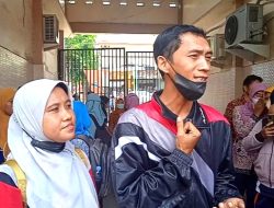 Ratusan Guru Honorer Gelar Aksi Protes di Dindikpora Brebes