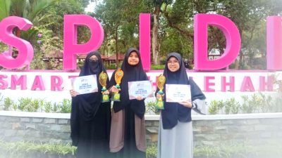 Dua Siswi SMPIT Nurul Fikri Makassar Sabet Juara Tahfizul Quran